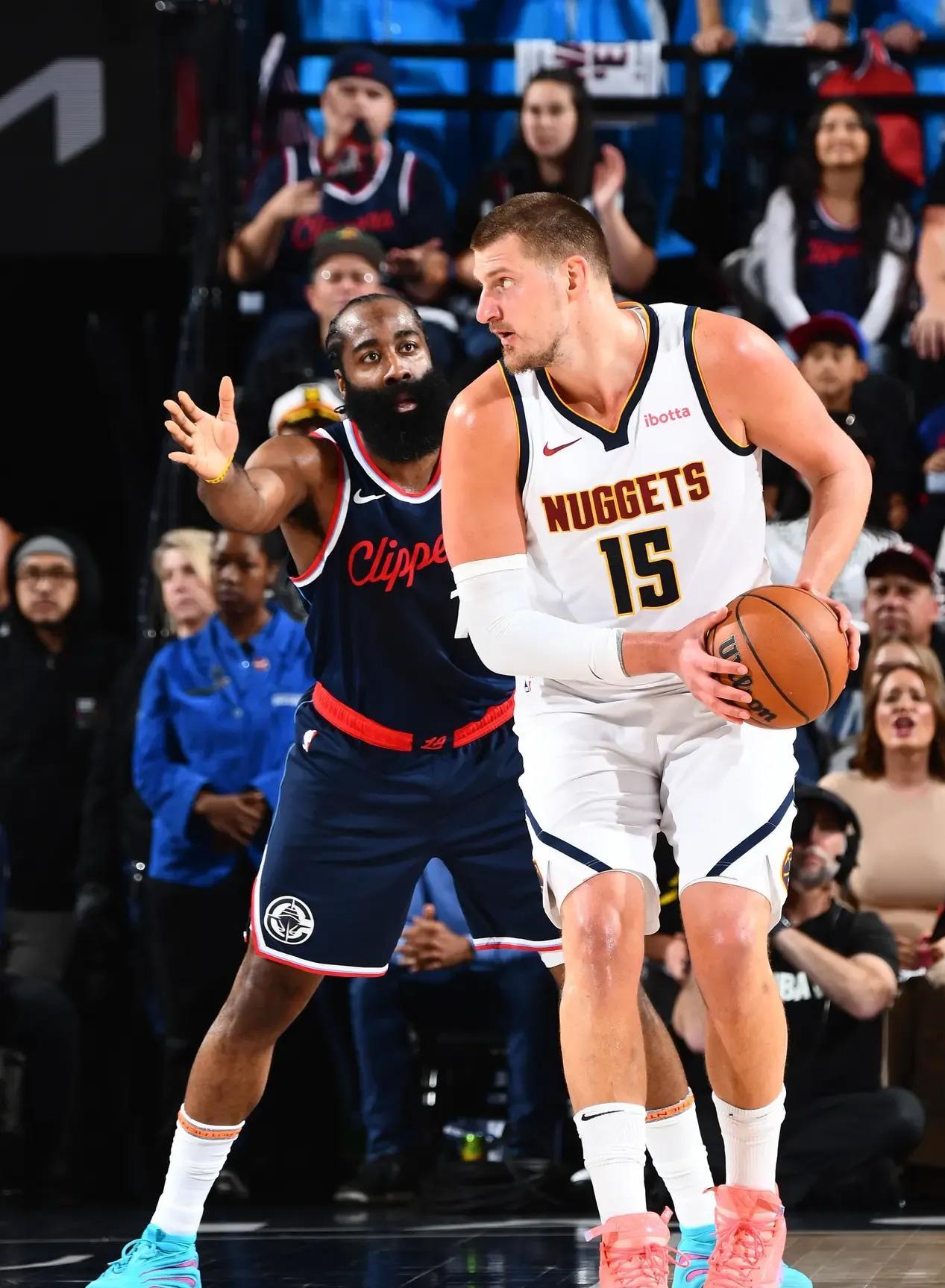 广东队翻盘马刺，约基奇刷新纪录