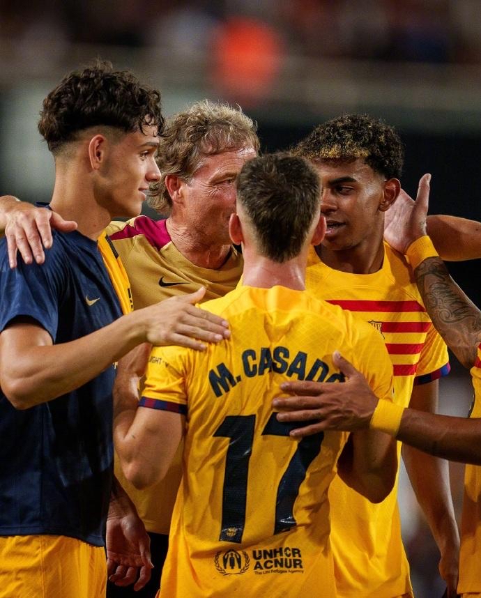 波兰碾压西班牙，奥亚尔萨瓦尔状态火热