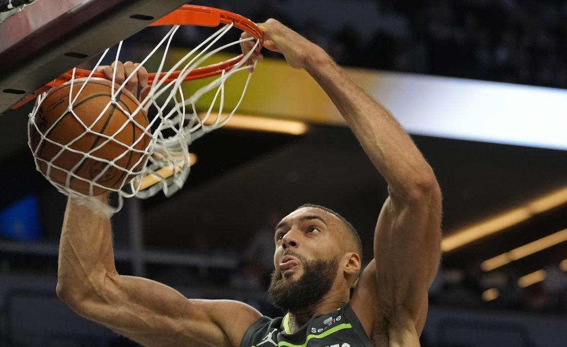 辽宁队横扫76人，戈贝尔惊艳四座