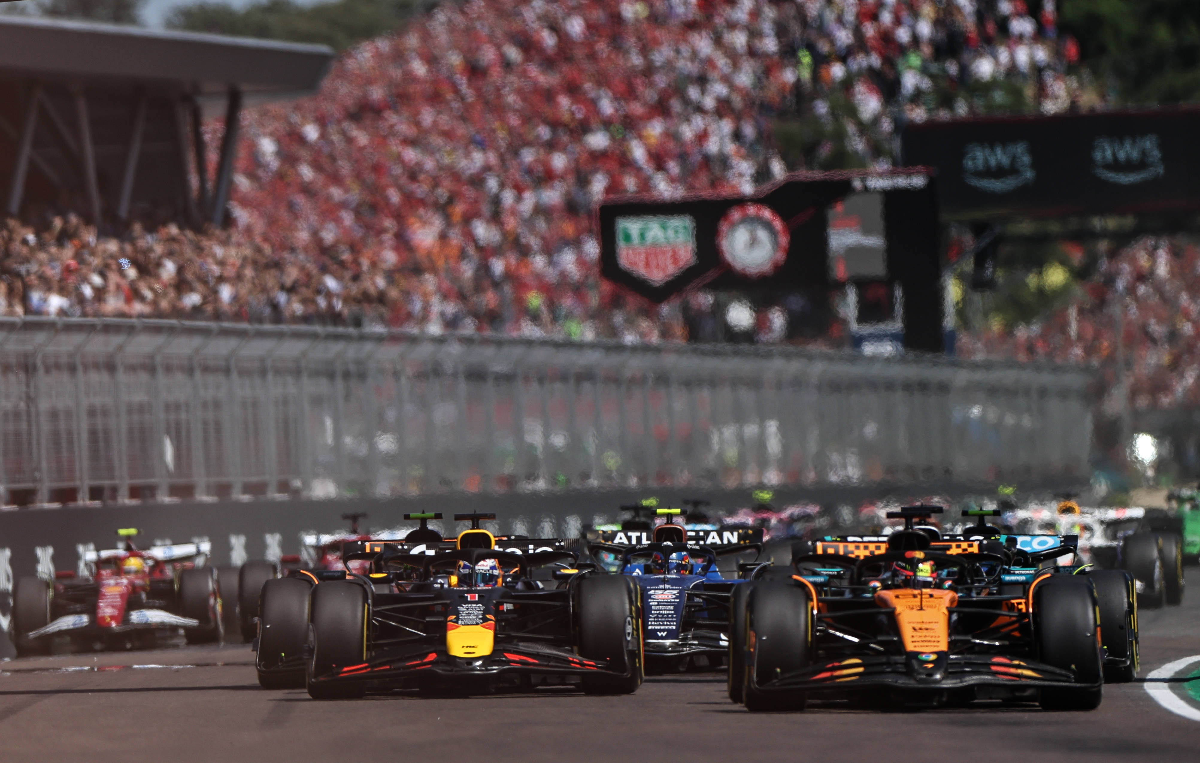 雷诺车队碾压红牛二队，诺里斯惊艳四座