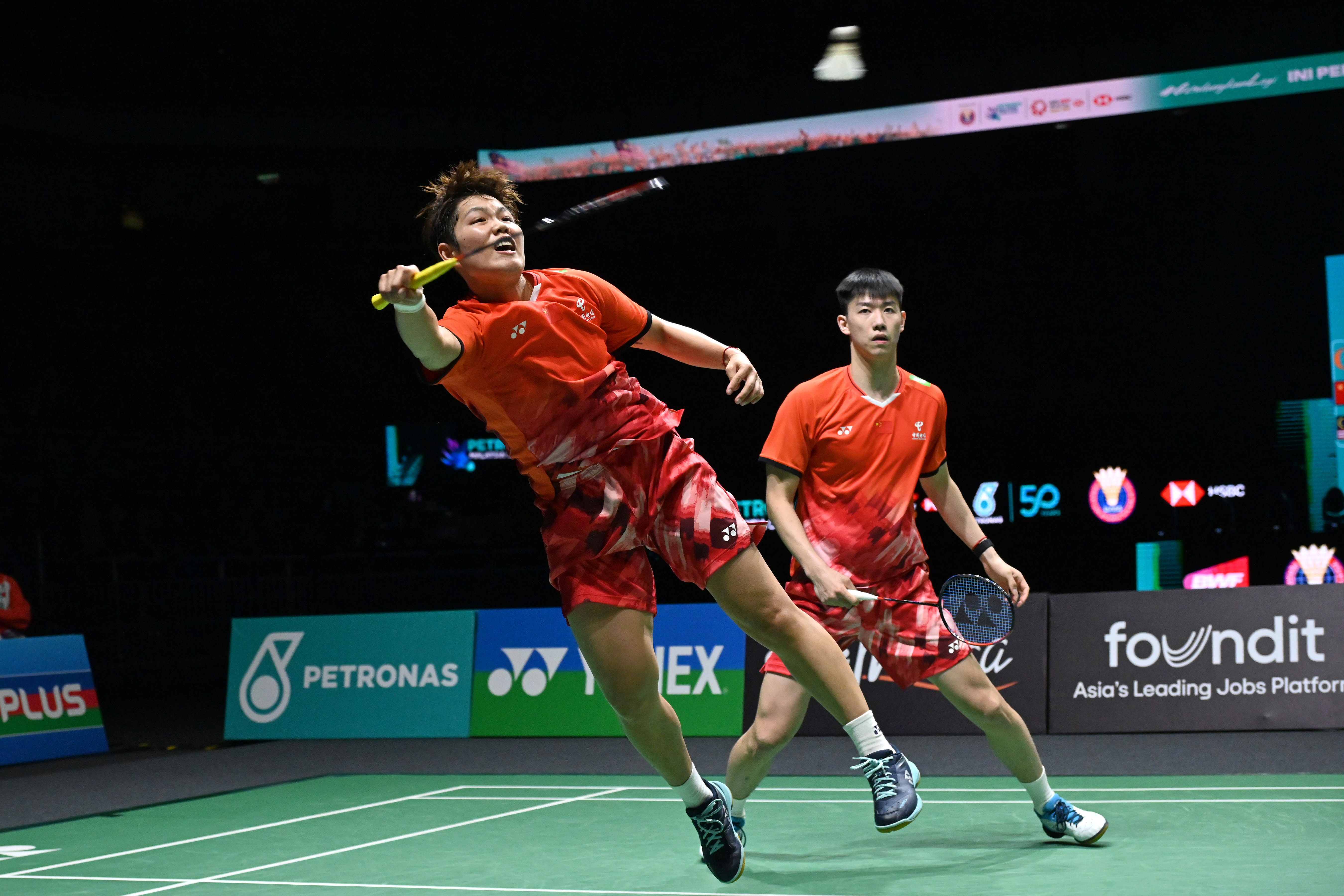 中国队碾压马来西亚队，桃田贤斗点燃赛场