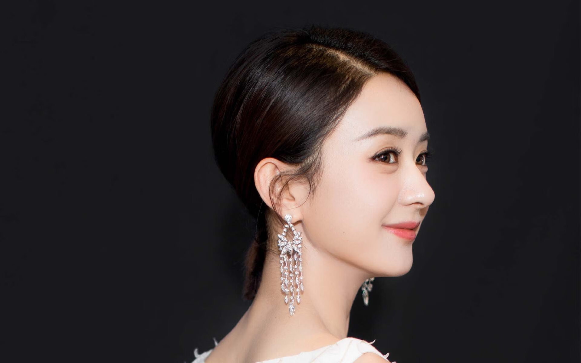 唯一逆转，佩雷兹扛鼎，红牛车队惊险翻盘梅赛德斯