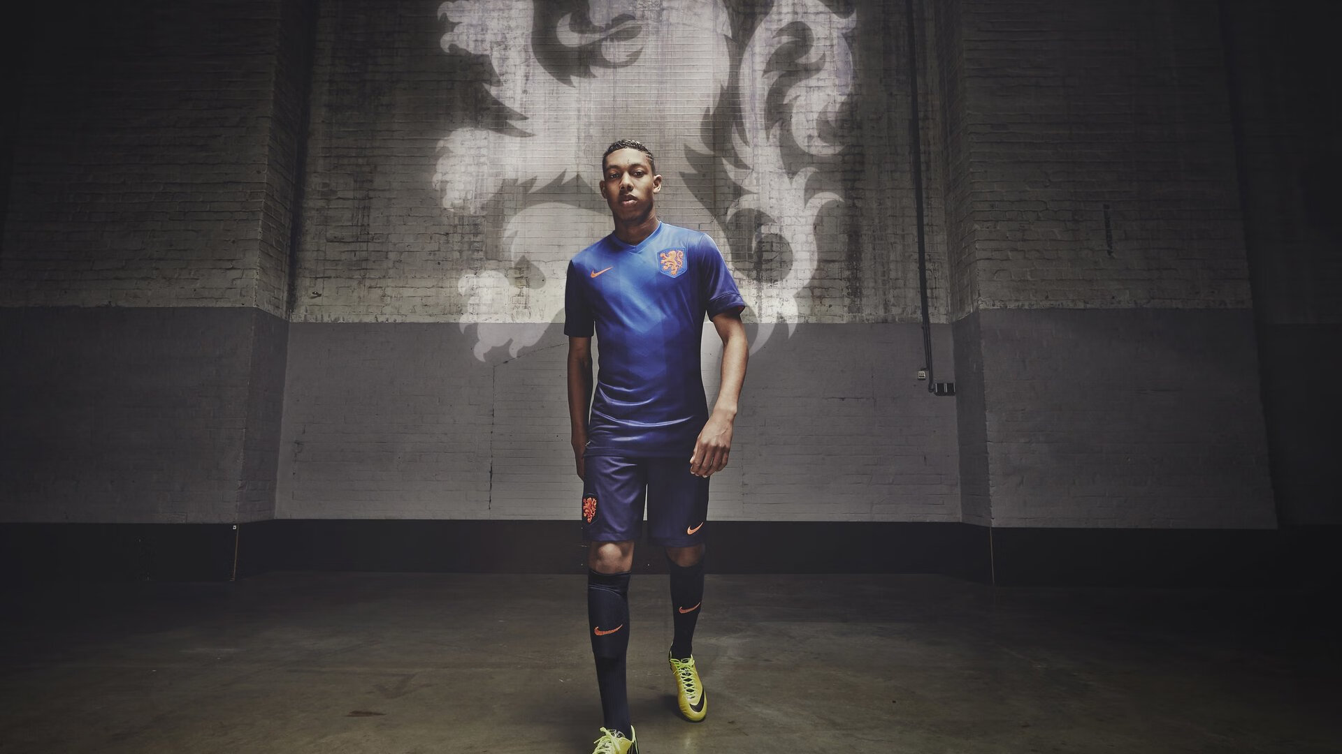 雷霆风暴下的静默主宰，浓眉如何将节奏锻造成艺术