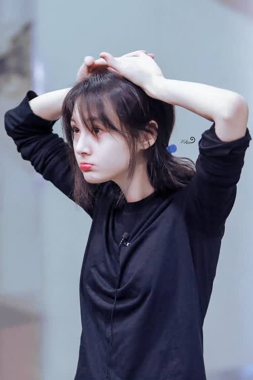 冷门之夜的红色闪电，当多瑙河畔的坚韧击碎南美魔幻步伐